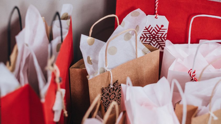 10 Tips so You Don't Break the Bank This Holiday Season