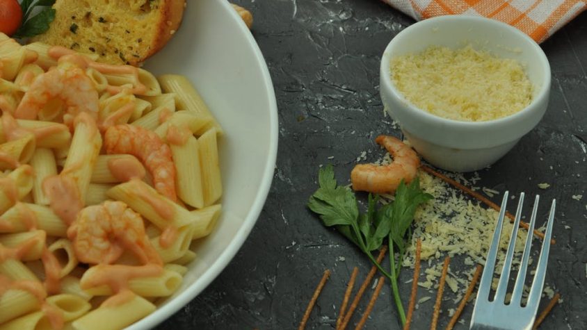 Recipe Corner: Garlic Shrimp Alfredo Bake